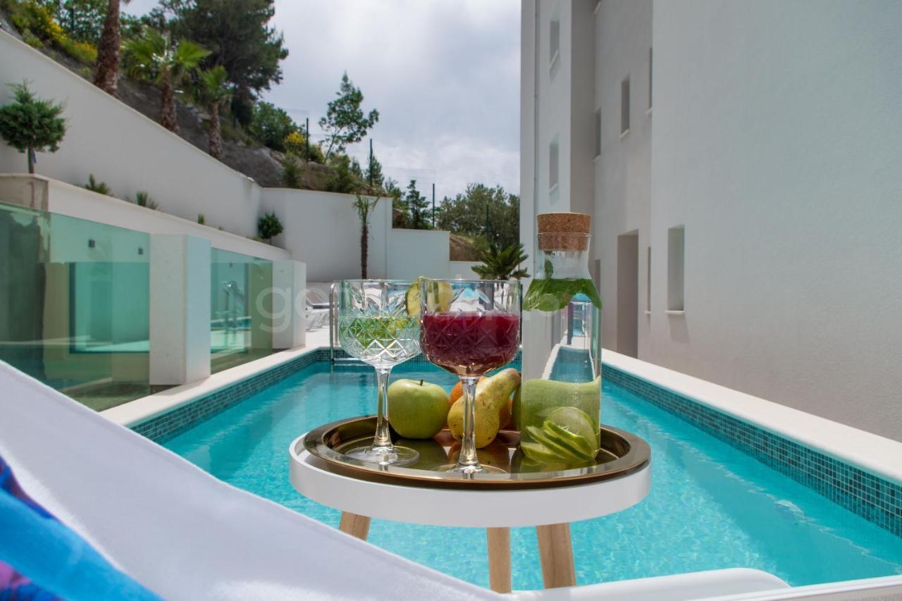 Villa Smaragd - Opal - Luxury Apt With Shared Pool And Private Hot Tub Makarska Exterior photo